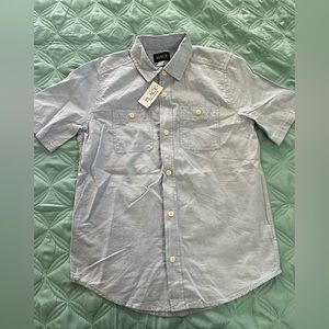 The Children’s Place boys size 10-12 cotton button up. NWT